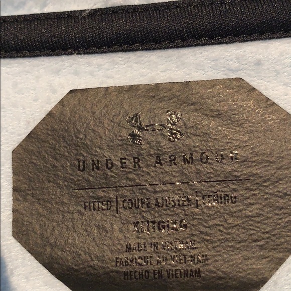 UNDER ARMOUR light hoodie - Picture 6 of 8